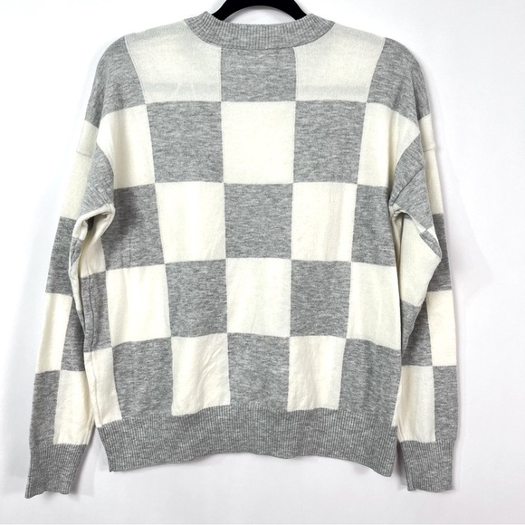 2/$30 T Tahari Grey and White Checkered Sweater sz Small NWT ⚠️ - Picture 4 of 9